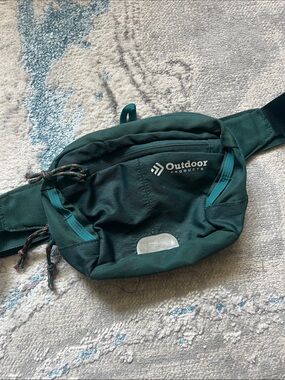 Dark Green travel or everyday use waist or shoulder Pack - three compartments!